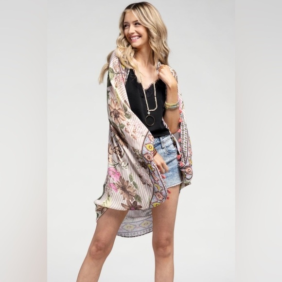 Women's Moroccan Flower Cocoon Kimono with Tassel Accent One Size - Picture 2 of 5